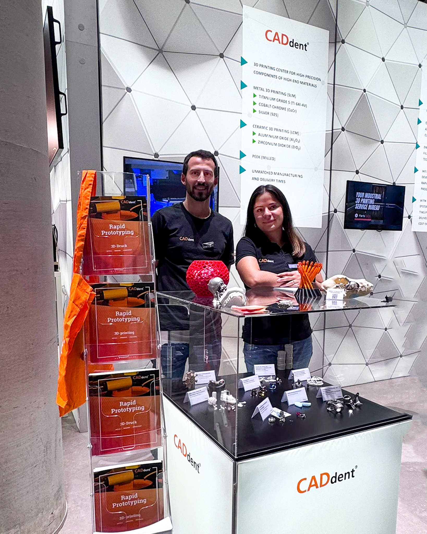 Messepersonal von CADdent auf Formnext 2024